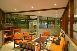  Vacation Hub International | Adaaran Select Huduran Fushi Lobby