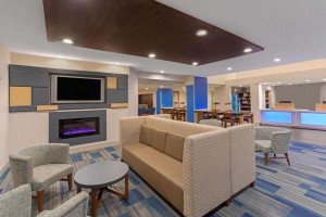  Vacation Hub International | Sleep Inn & Suites Tempe ASU Campus Lobby