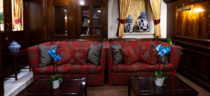  Vacation Hub International | Rochester Hotel by Blue Orchid Lobby