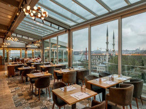  Vacation Hub International | Port Bosphorus Hotel Lobby