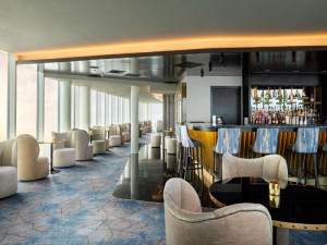  Vacation Hub International | Hilton Garden Inn London Heathrow Terminal 2 and 3 Lobby