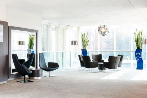  Vacation Hub International | Novotel London West Lobby
