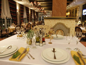  Vacation Hub International | Bel Conti Hotel Lobby