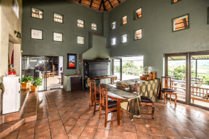  Vacation Hub International | Wild Medlar Accommodation and Venue Lobby