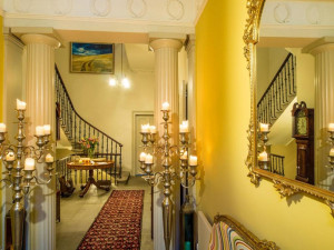  Vacation Hub International | Six Brunton Place Lobby