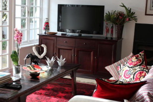  Vacation Hub International | Art House Lobby
