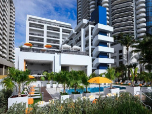  Vacation Hub International | Hilton Cabana Miami Beach Lobby