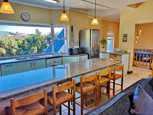  Vacation Hub International | Aloha At Point Lobby