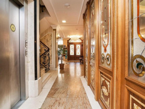  Vacation Hub International | Best Western Empire Palace Hotel & Spa Lobby