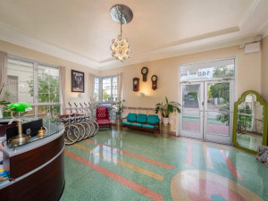  Vacation Hub International | Century Hotel Miami Lobby