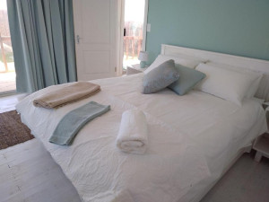  Vacation Hub International | CoCo de Mer Self Catering Log 1 Lobby