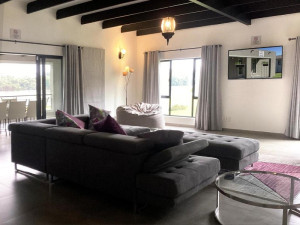  Vacation Hub International | Harpy Haven Lobby