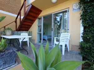  Vacation Hub International | Summer Tides Pool Side Lobby