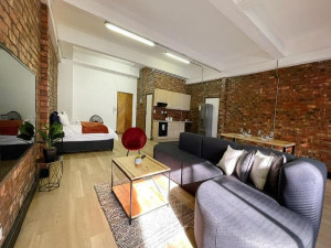  Vacation Hub International | CapeStays Penthouse Suites Lobby
