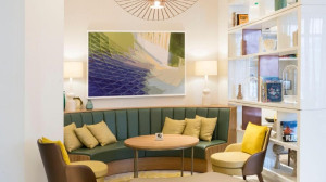  Vacation Hub International | Crowne Plaza London Kings Cross Lobby