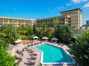  Vacation Hub International | DoubleTree by Hilton Palm Beach Gardens Lobby