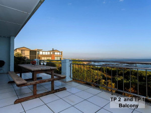  Vacation Hub International | Gansbaai Accomodation Lobby