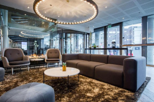  Vacation Hub International | Radisson Blu Hotel Tromsø Lobby