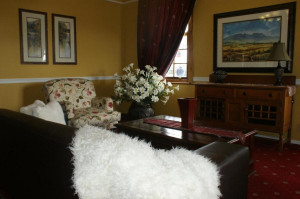  Vacation Hub International | Mount Currie Inn Lobby