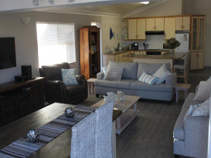  Vacation Hub International | SEAesta Beach House Lobby