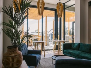  Vacation Hub International | Antrim House by Antrim Collection Lobby