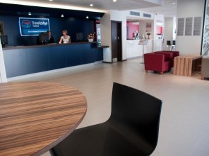  Vacation Hub International | Travelodge Barcelona Poblenou Lobby