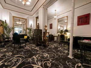  Vacation Hub International | Hotel Peyris Opera Lobby