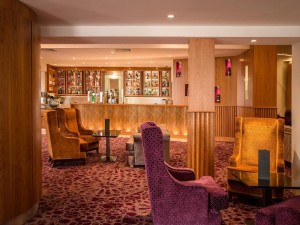  Vacation Hub International | The Stormont Hotel Lobby