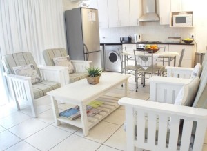  Vacation Hub International | Point Village Accommodation - Alista Lobby