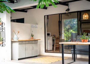  Vacation Hub International | Francine's Farmhouse Lobby