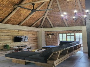  Vacation Hub International | Monkey Thorn Cottage Lobby