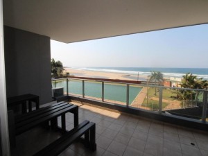  Vacation Hub International | Boulevard 212 Lobby
