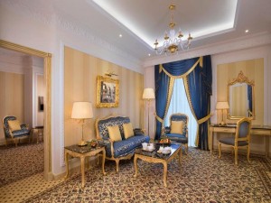  Vacation Hub International | Royal Rose Hotel Lobby