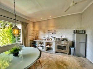  Vacation Hub International | Chocolate Orchid Lobby
