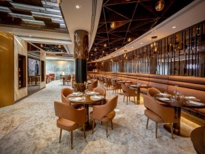  Vacation Hub International | Golden Sands Hotel Creek Lobby