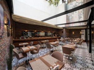  Vacation Hub International | Pell Palace Hotel & SPA Lobby