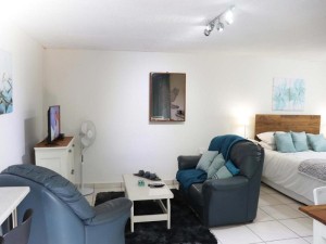  Vacation Hub International | Green Scape Lobby
