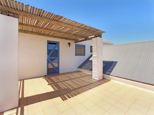  Vacation Hub International | Oyster Retreat Lobby