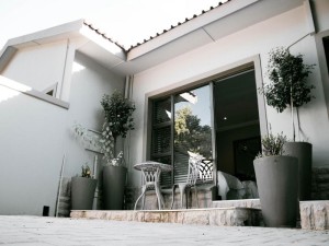  Vacation Hub International | Mi Vida Guest House Lobby