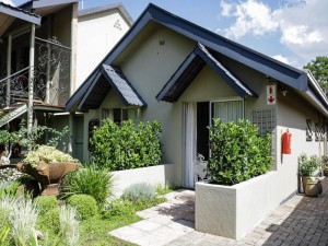  Vacation Hub International | Danlee  Accommodation Lobby