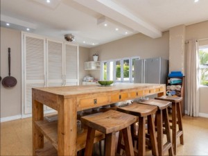  Vacation Hub International | The Floridian Guesthouse Lobby