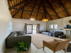  Vacation Hub International | Rosetta Fields Country Lodge Lobby