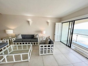  Vacation Hub International | 601 The Bermudas 3 bedroom beachfront Umhlanga Rocks Lobby