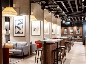  Vacation Hub International | Wilde Aparthotels Manchester St. Peters Square Lobby