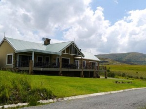  Vacation Hub International | Views in Clarens Lobby