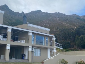  Vacation Hub International | Seaview Sunset Boutique Apartments Lobby