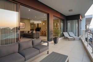  Vacation Hub International | CAG The Hub Bryanston Lobby