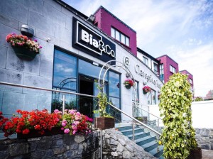 Vacation Hub International | Claregalway Hotel Lobby