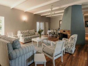  Vacation Hub International | Schoemansrus Guest House Lobby
