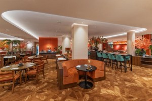 Vacation Hub International | Van der Valk Hotel Schiphol Lobby